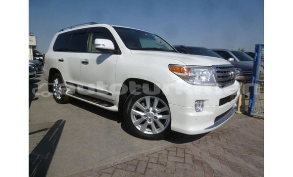Buy Import Toyota Land Cruiser White Car in Import - Dubai in Ahal Buy Import Toyota Land Cruiser White Car in Import - Dubai in Ahal