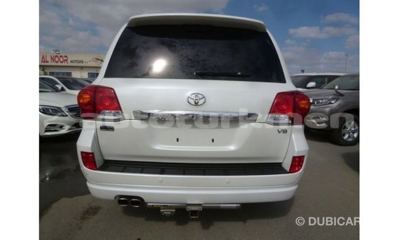 Buy Import Toyota Land Cruiser White Car in Import - Dubai in Ahal Buy Import Toyota Land Cruiser White Car in Import - Dubai in Ahal