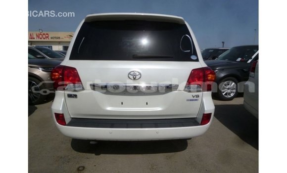 Buy Import Toyota Land Cruiser White Car in Import - Dubai in Ahal Buy Import Toyota Land Cruiser White Car in Import - Dubai in Ahal