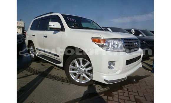 Buy Import Toyota Land Cruiser White Car in Import - Dubai in Ahal Buy Import Toyota Land Cruiser White Car in Import - Dubai in Ahal