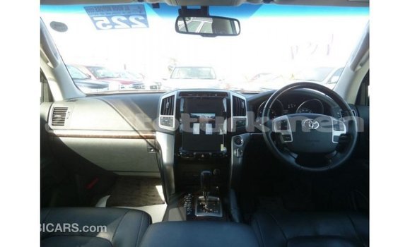 Buy Import Toyota Land Cruiser White Car in Import - Dubai in Ahal Buy Import Toyota Land Cruiser White Car in Import - Dubai in Ahal