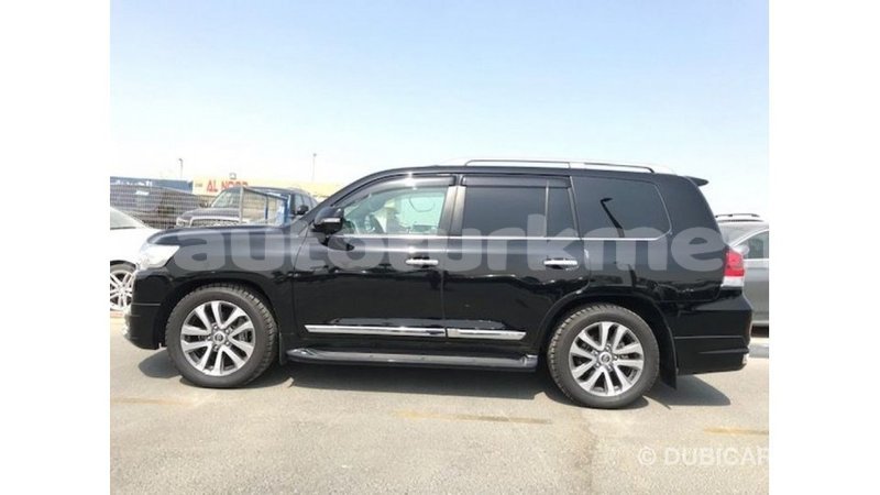 Big with watermark toyota land cruiser ahal import dubai 2250