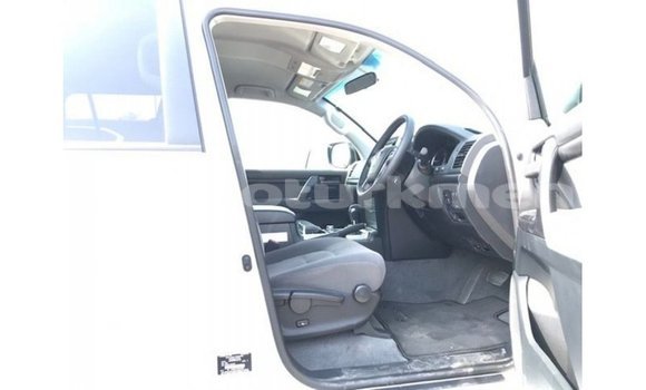 Buy Import Toyota Land Cruiser White Car in Import - Dubai in Ahal Buy Import Toyota Land Cruiser White Car in Import - Dubai in Ahal