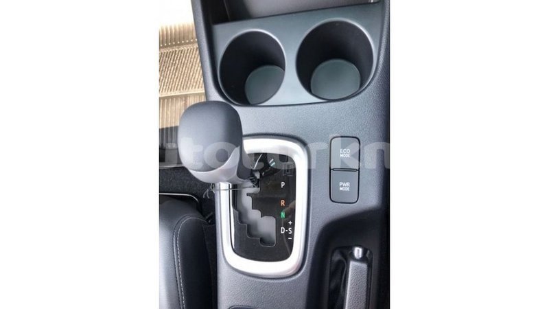 Big with watermark toyota hilux ahal import dubai 2259