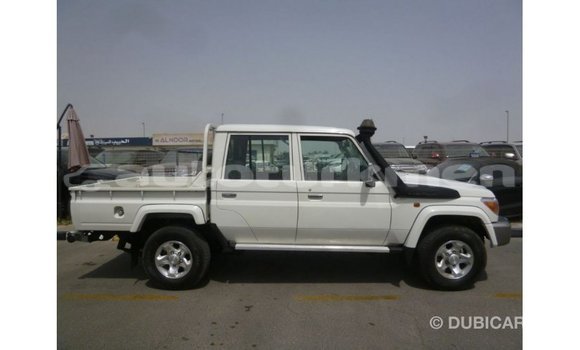 Buy Import Toyota Land Cruiser White Car in Import - Dubai in Ahal Buy Import Toyota Land Cruiser White Car in Import - Dubai in Ahal