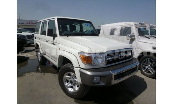 Buy Import Toyota Land Cruiser White Car in Import - Dubai in Ahal Buy Import Toyota Land Cruiser White Car in Import - Dubai in Ahal