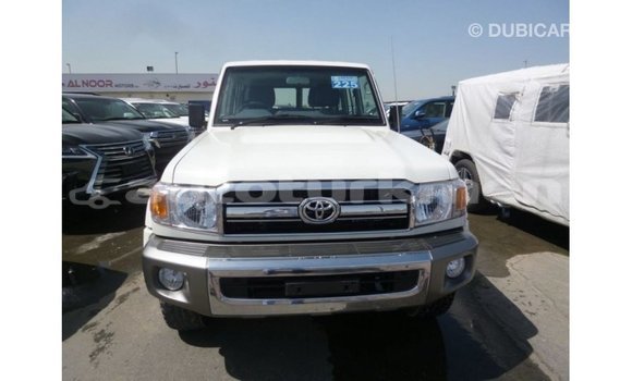 Buy Import Toyota Land Cruiser White Car in Import - Dubai in Ahal Buy Import Toyota Land Cruiser White Car in Import - Dubai in Ahal