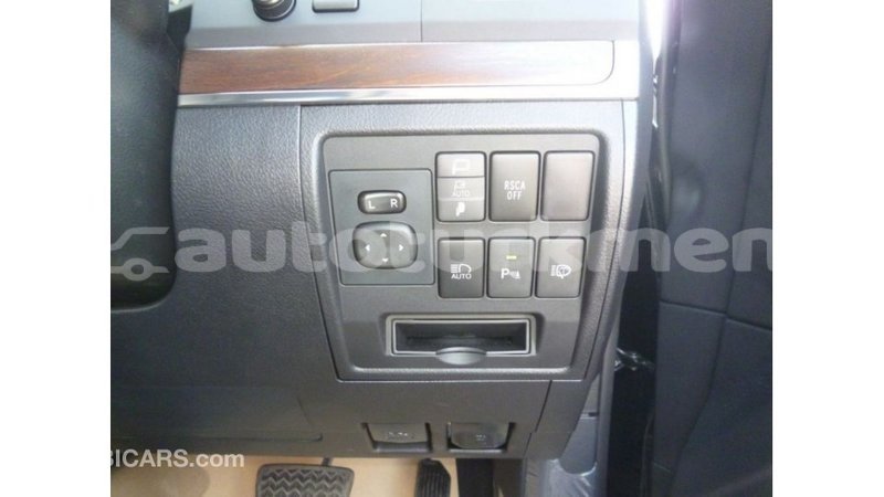 Big with watermark toyota land cruiser ahal import dubai 2318