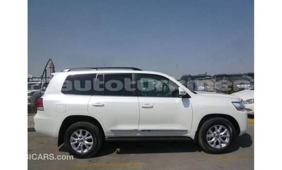 Buy Import Toyota Land Cruiser White Car in Import - Dubai in Ahal Buy Import Toyota Land Cruiser White Car in Import - Dubai in Ahal
