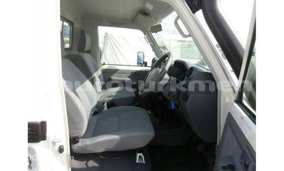 Buy Import Toyota Land Cruiser White Car in Import - Dubai in Ahal Buy Import Toyota Land Cruiser White Car in Import - Dubai in Ahal