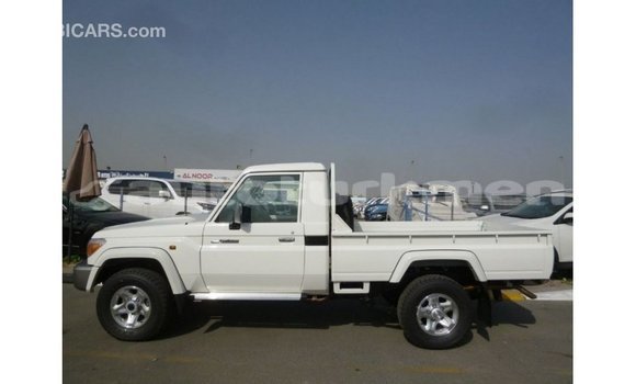 Buy Import Toyota Land Cruiser White Car in Import - Dubai in Ahal Buy Import Toyota Land Cruiser White Car in Import - Dubai in Ahal