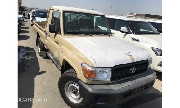 Buy Import Toyota Land Cruiser Beige Car in Import - Dubai in Ahal Buy Import Toyota Land Cruiser Beige Car in Import - Dubai in Ahal