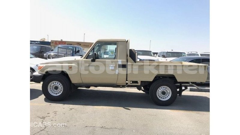 Big with watermark toyota land cruiser ahal import dubai 2352