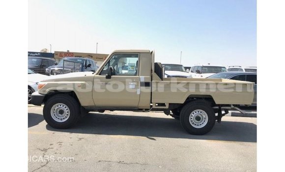 Buy Import Toyota Land Cruiser Beige Car in Import - Dubai in Ahal Buy Import Toyota Land Cruiser Beige Car in Import - Dubai in Ahal