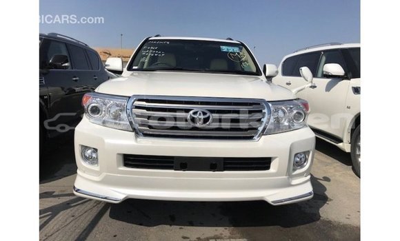 Buy Import Toyota Land Cruiser White Car in Import - Dubai in Ahal Buy Import Toyota Land Cruiser White Car in Import - Dubai in Ahal