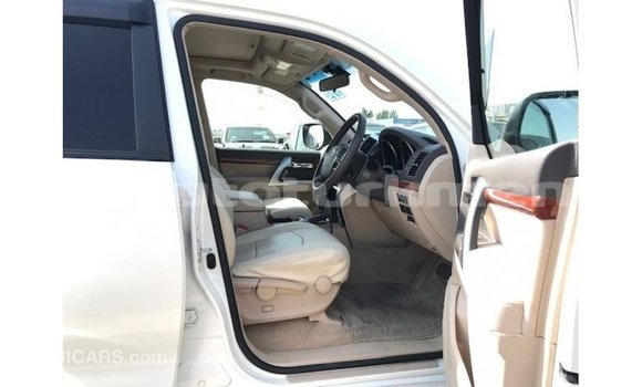 Buy Import Toyota Land Cruiser White Car in Import - Dubai in Ahal Buy Import Toyota Land Cruiser White Car in Import - Dubai in Ahal