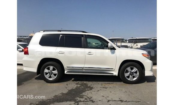 Buy Import Toyota Land Cruiser White Car in Import - Dubai in Ahal Buy Import Toyota Land Cruiser White Car in Import - Dubai in Ahal
