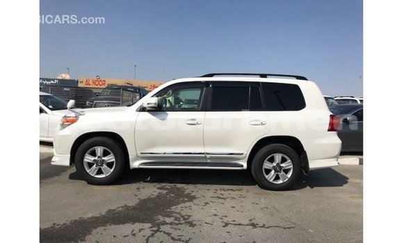 Buy Import Toyota Land Cruiser White Car in Import - Dubai in Ahal Buy Import Toyota Land Cruiser White Car in Import - Dubai in Ahal
