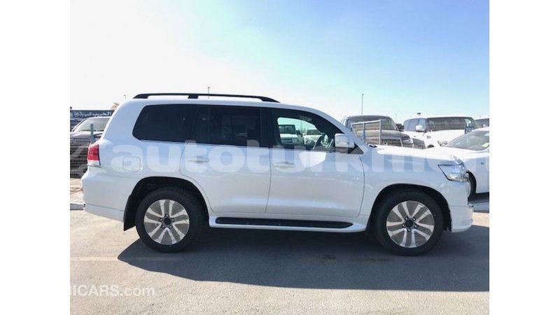 Big with watermark toyota land cruiser ahal import dubai 2368