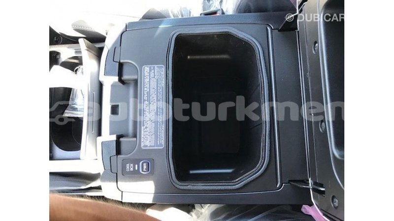 Big with watermark toyota land cruiser ahal import dubai 2368