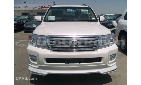 Buy Import Toyota Land Cruiser White Car in Import - Dubai in Ahal Buy Import Toyota Land Cruiser White Car in Import - Dubai in Ahal