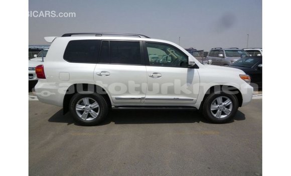 Buy Import Toyota Land Cruiser White Car in Import - Dubai in Ahal Buy Import Toyota Land Cruiser White Car in Import - Dubai in Ahal