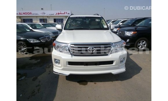 Buy Import Toyota Land Cruiser White Car in Import - Dubai in Ahal Buy Import Toyota Land Cruiser White Car in Import - Dubai in Ahal