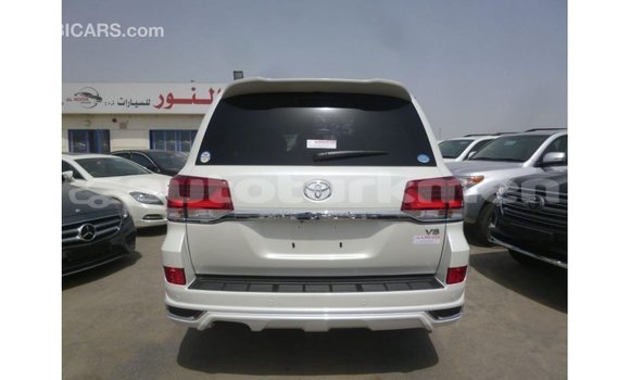Buy Import Toyota Land Cruiser White Car in Import - Dubai in Ahal Buy Import Toyota Land Cruiser White Car in Import - Dubai in Ahal