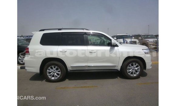 Buy Import Toyota Land Cruiser White Car in Import - Dubai in Ahal Buy Import Toyota Land Cruiser White Car in Import - Dubai in Ahal