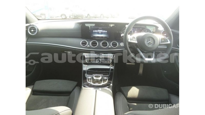 Big with watermark mercedes benz 190 ahal import dubai 2401