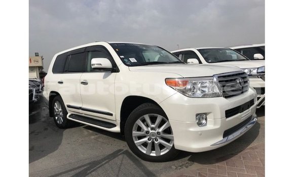 Buy Import Toyota Land Cruiser White Car in Import - Dubai in Ahal Buy Import Toyota Land Cruiser White Car in Import - Dubai in Ahal