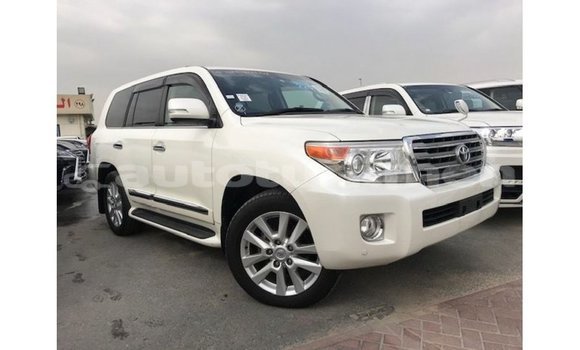 Buy Import Toyota Land Cruiser White Car in Import - Dubai in Ahal Buy Import Toyota Land Cruiser White Car in Import - Dubai in Ahal