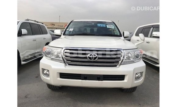 Buy Import Toyota Land Cruiser White Car in Import - Dubai in Ahal Buy Import Toyota Land Cruiser White Car in Import - Dubai in Ahal