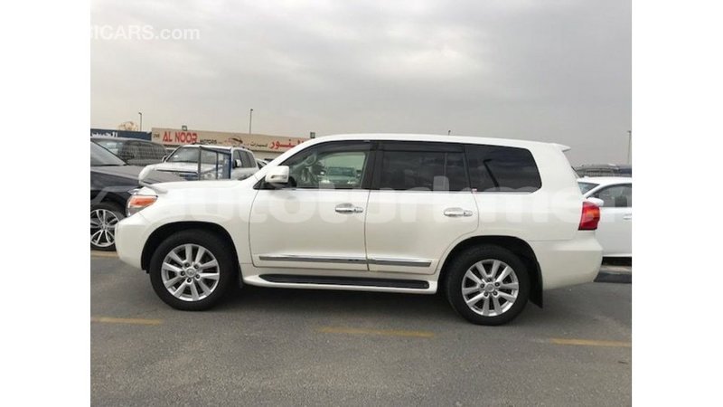 Big with watermark toyota land cruiser ahal import dubai 2406