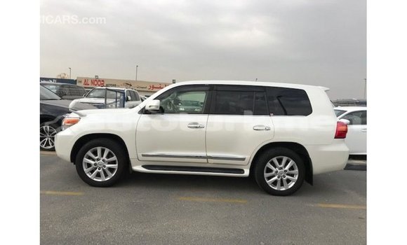 Buy Import Toyota Land Cruiser White Car in Import - Dubai in Ahal Buy Import Toyota Land Cruiser White Car in Import - Dubai in Ahal