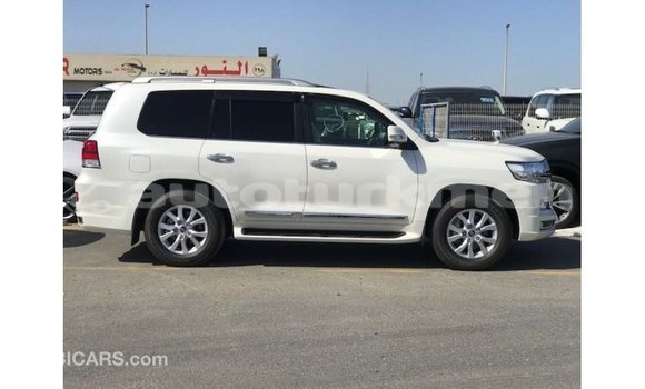 Buy Import Toyota Land Cruiser White Car in Import - Dubai in Ahal Buy Import Toyota Land Cruiser White Car in Import - Dubai in Ahal