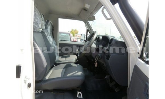 Buy Import Toyota Land Cruiser White Car in Import - Dubai in Ahal Buy Import Toyota Land Cruiser White Car in Import - Dubai in Ahal