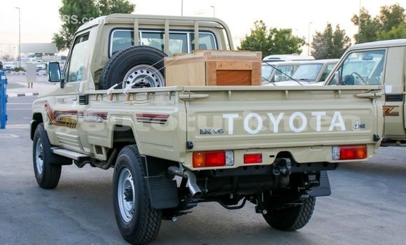 Buy Import Toyota Land Cruiser Beige Car in Import - Dubai in Ahal Buy Import Toyota Land Cruiser Beige Car in Import - Dubai in Ahal