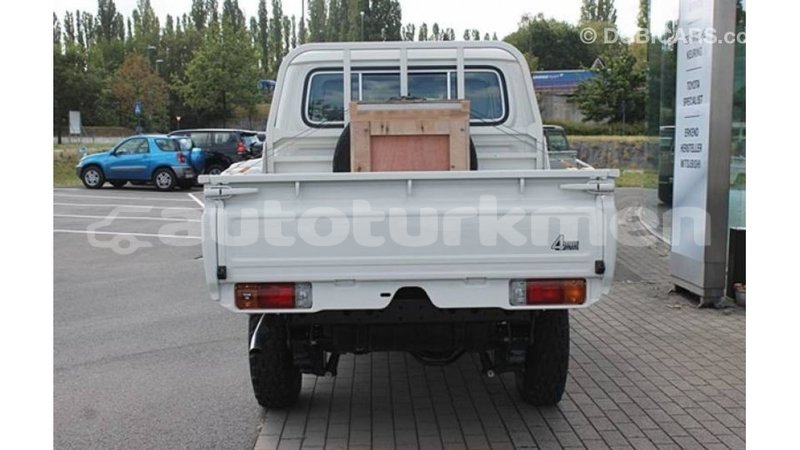 Big with watermark toyota land cruiser ahal import dubai 2472