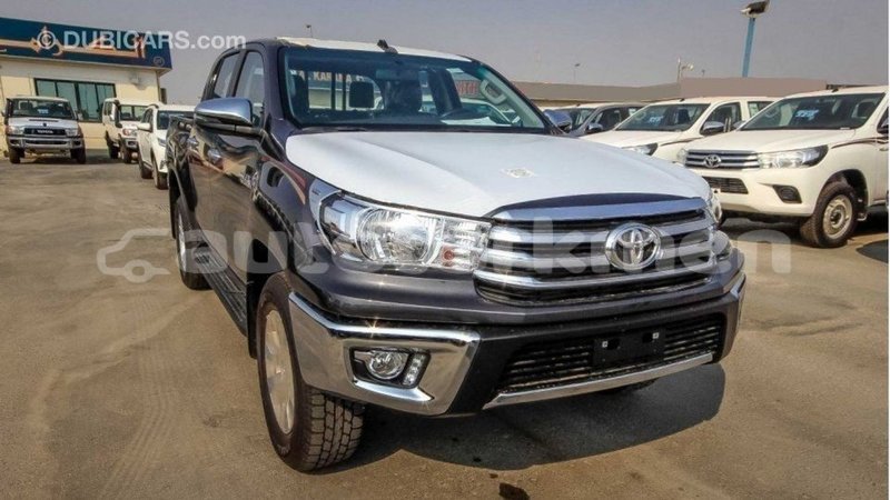 Big with watermark toyota hilux ahal import dubai 2475