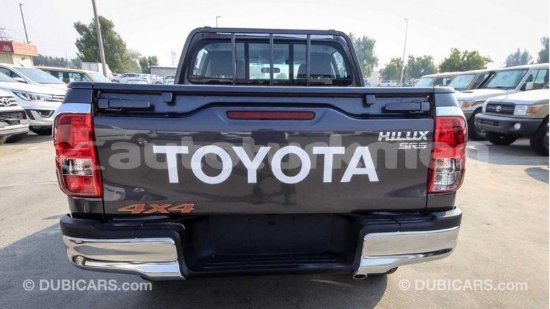 Big with watermark toyota hilux ahal import dubai 2475