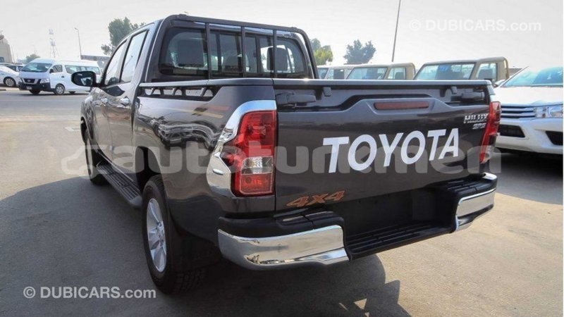 Big with watermark toyota hilux ahal import dubai 2475