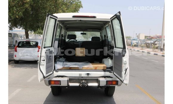 Buy Import Toyota Land Cruiser White Car in Import - Dubai in Ahal Buy Import Toyota Land Cruiser White Car in Import - Dubai in Ahal
