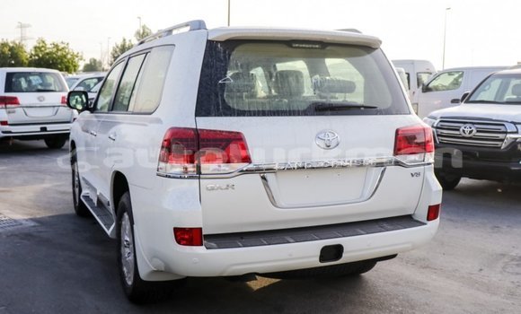 Buy Import Toyota Land Cruiser White Car in Import - Dubai in Ahal Buy Import Toyota Land Cruiser White Car in Import - Dubai in Ahal