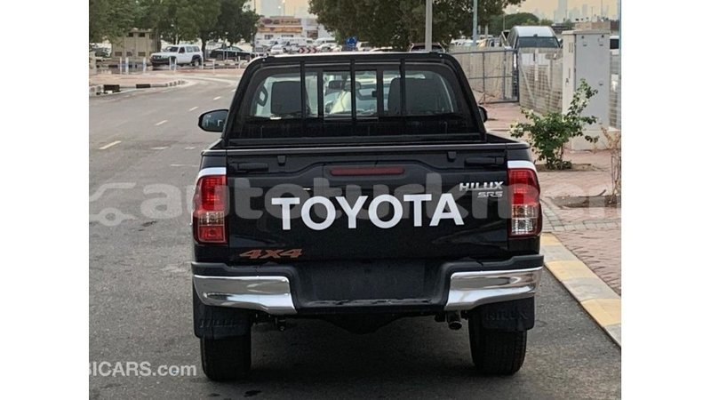 Big with watermark toyota hilux ahal import dubai 2525
