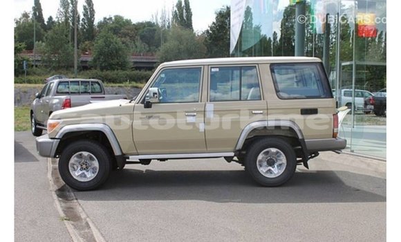 Buy Import Toyota Land Cruiser Beige Car in Import - Dubai in Ahal Buy Import Toyota Land Cruiser Beige Car in Import - Dubai in Ahal