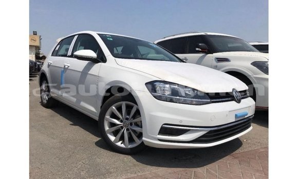 Buy Import Volkswagen Golf White Car in Import - Dubai in Ahal