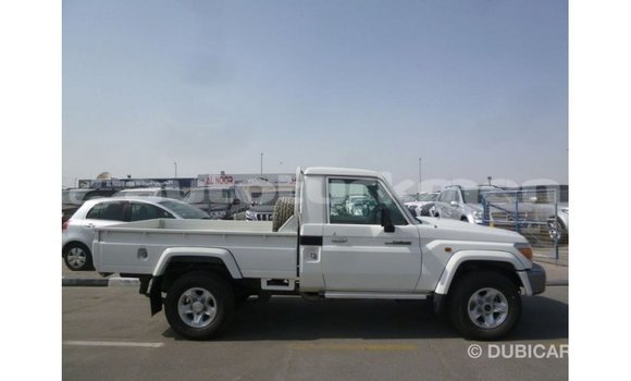 Buy Import Toyota Land Cruiser White Car in Import - Dubai in Ahal Buy Import Toyota Land Cruiser White Car in Import - Dubai in Ahal
