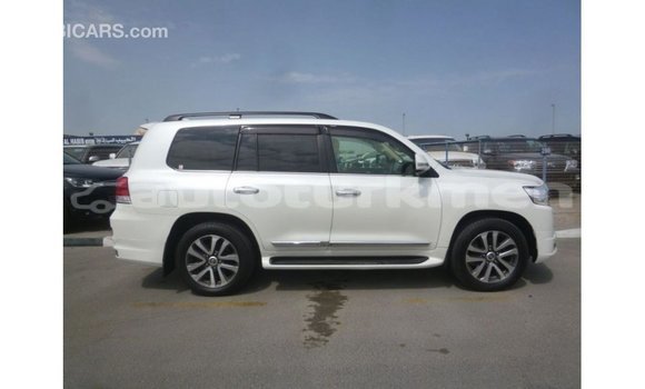 Buy Import Toyota Land Cruiser White Car in Import - Dubai in Ahal Buy Import Toyota Land Cruiser White Car in Import - Dubai in Ahal