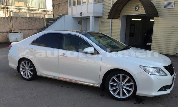 Buy Used Toyota Camry White Car in Asgabat in Asgabat